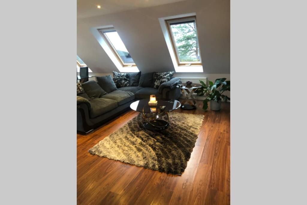 Struan Coach House In Gated Residence Stirling Bagian luar foto